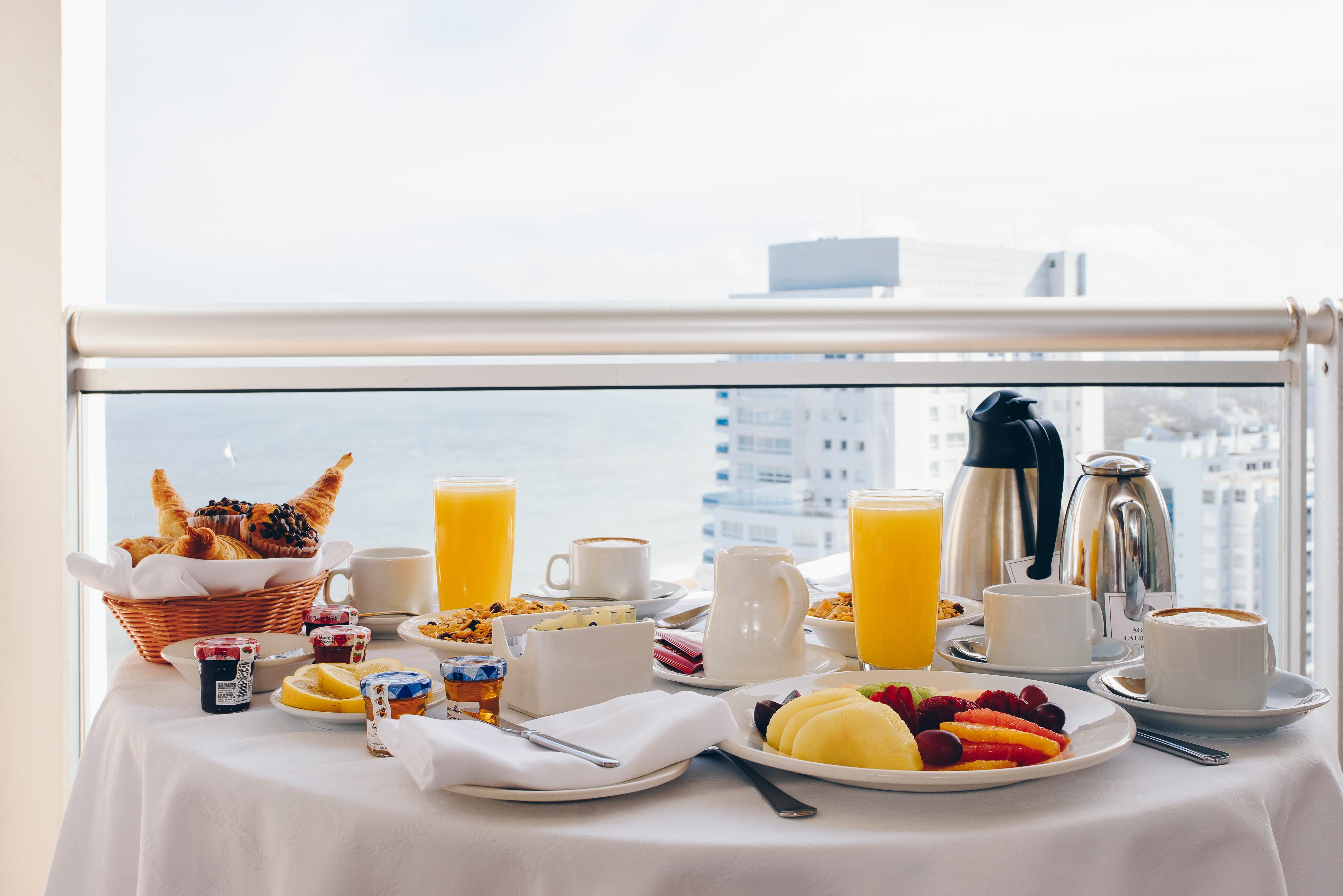 인조이 푼타 델 에스테 호텔 푼타델에스테 외부 사진 A typical breakfast