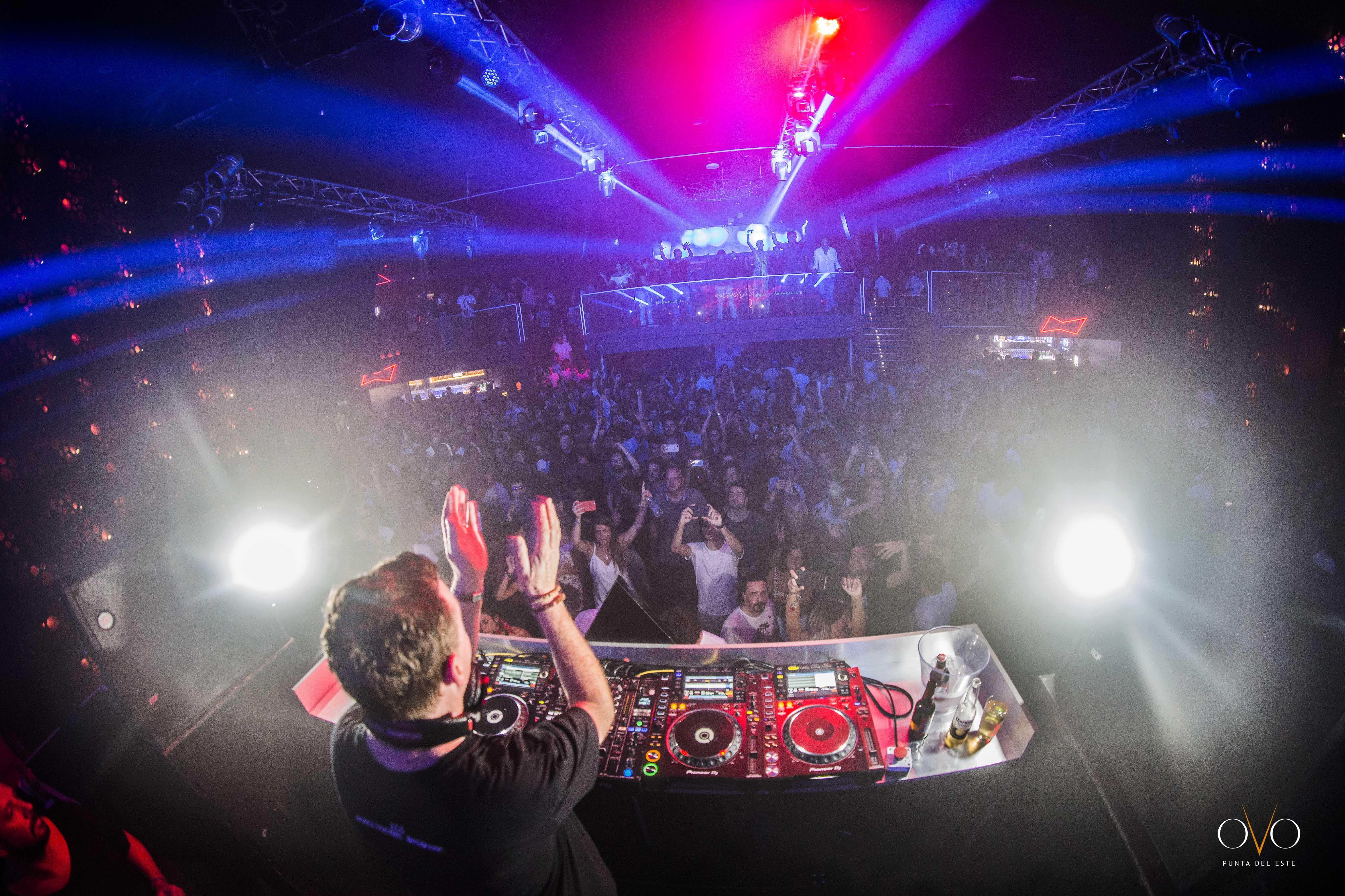 인조이 푼타 델 에스테 호텔 푼타델에스테 외부 사진 DJ performing at a nightclub